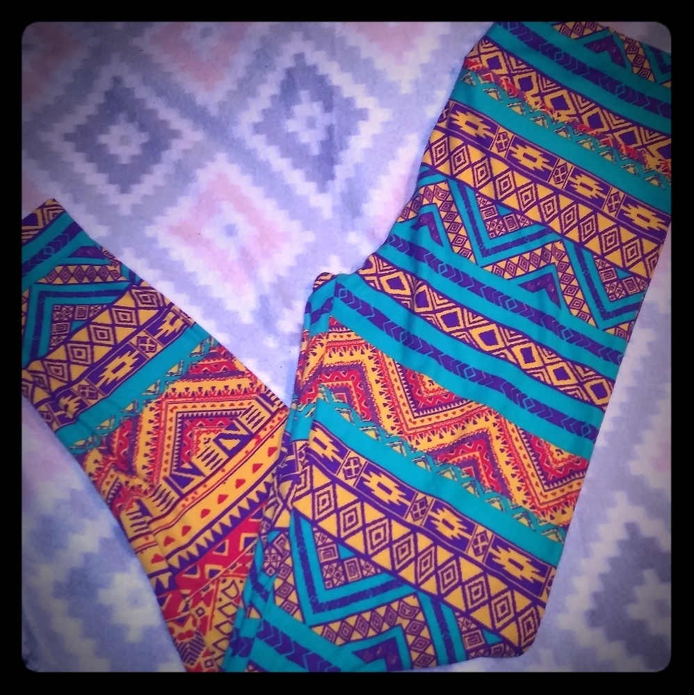 LuLaRoe Tall and Curvy Leggings